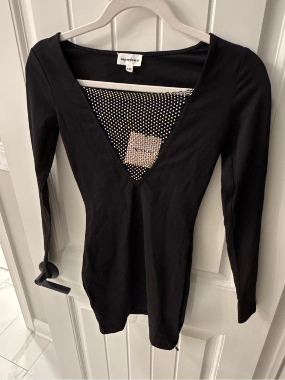 Superdown Maris Deep V Mini Dress size XXS - Picture 2 of 3